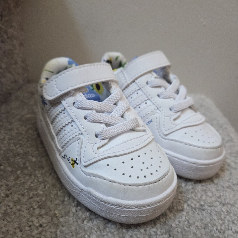 Adidas Forum Low Shoes size 4 baby/toddler